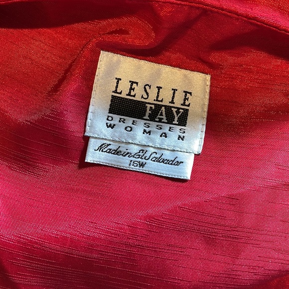 Dress suit - Picture 4 of 4